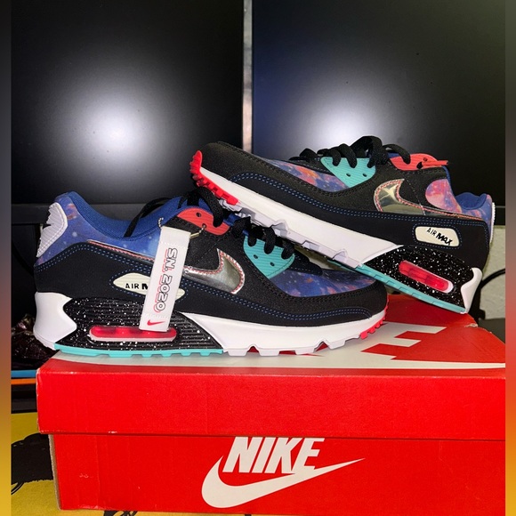 Nike Air Max 90 Supernova (2020) - Picture 2 of 4